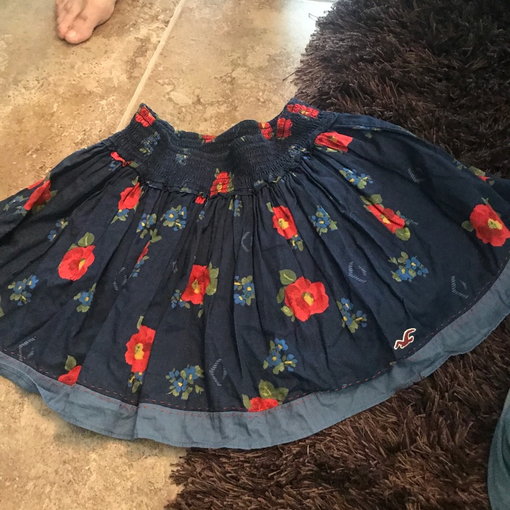 Hollister mini skirt
